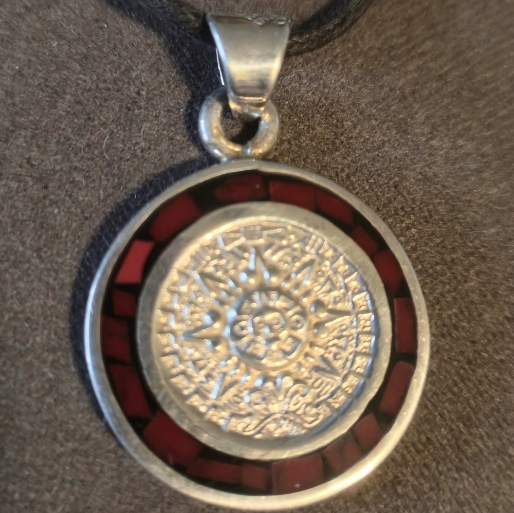 Vintage Mexican Sterling Silver Aztec Calendar Inlay Pendant - Picture 2 of 6